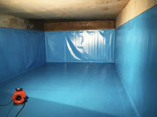 Folieneinbau in einem bestehenden Tank