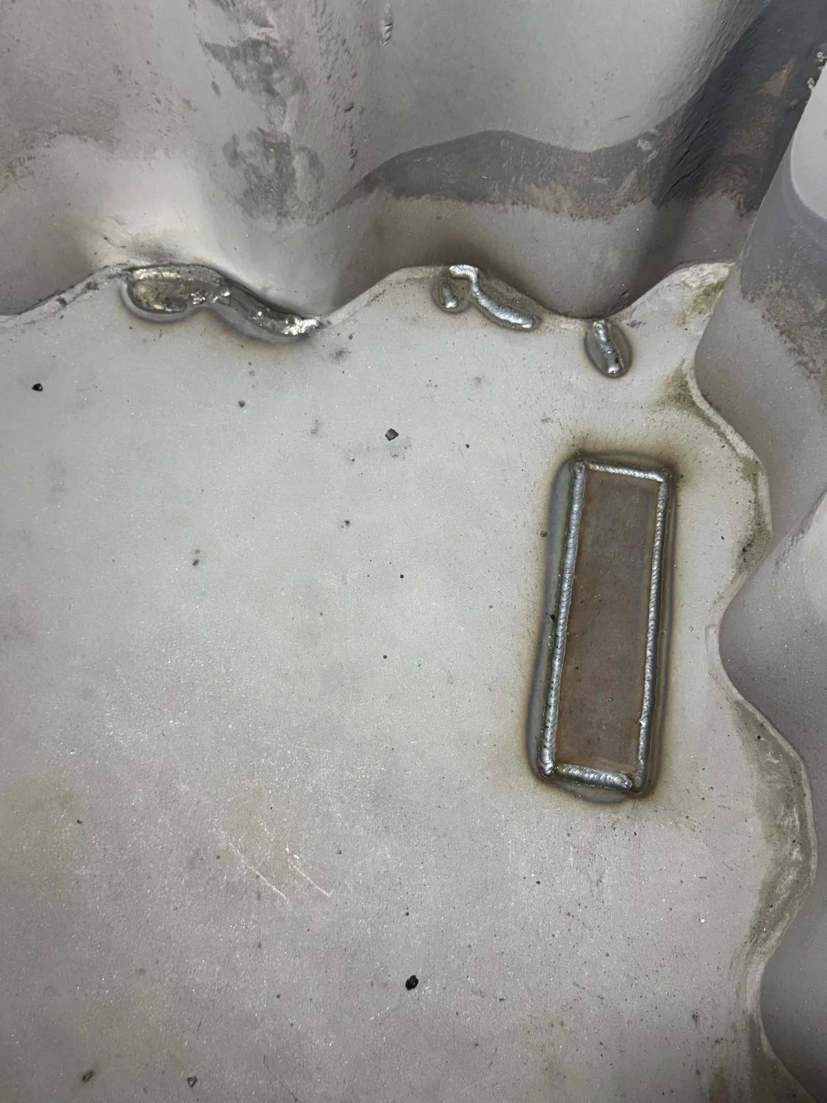 Schweißarbeiten an einem Stahlbehälter